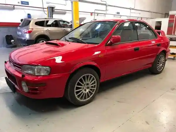 mecanica de coches clasicos entrada en taller
